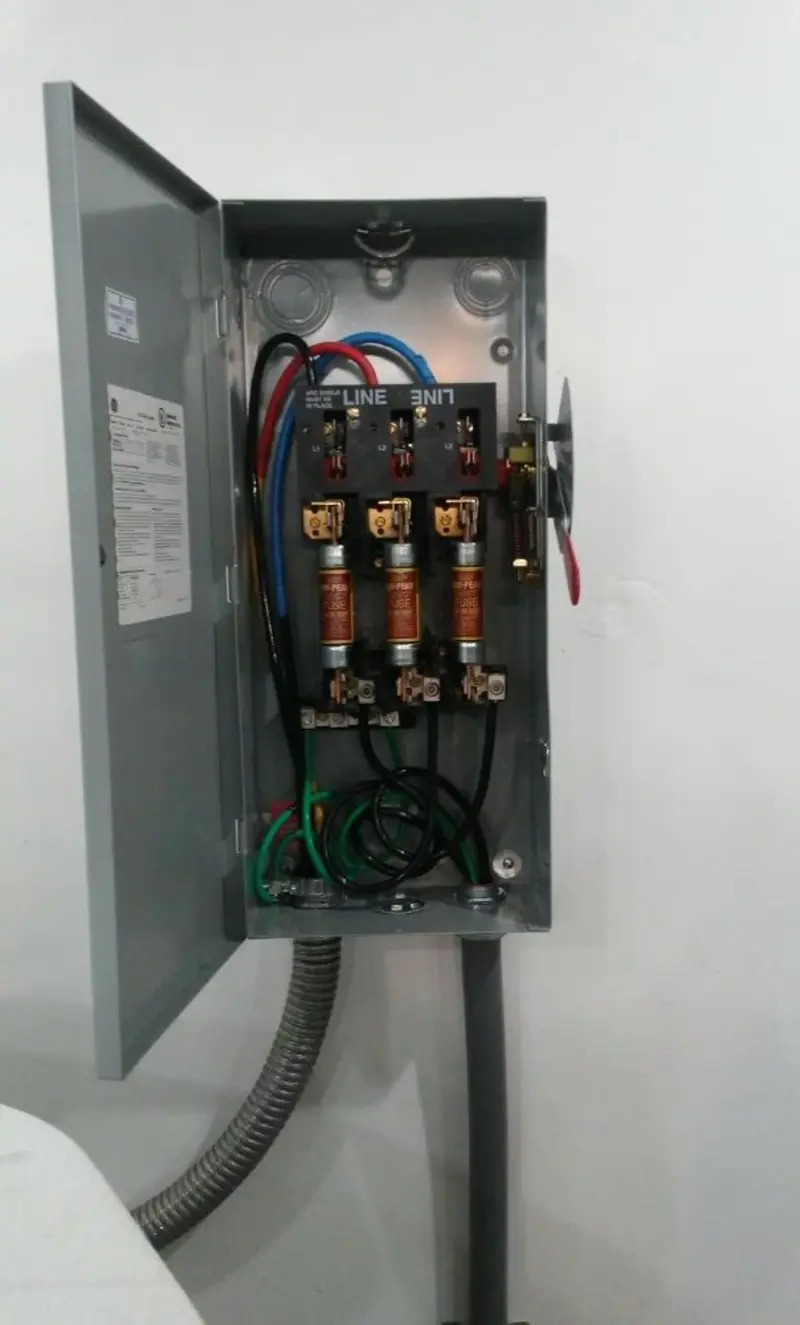 Three-phase disconnect switch installed for Smoke Detector Installation in Lake Los Angeles